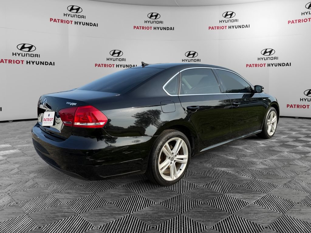 Used 2015 Volkswagen Passat TDI SE FWD image 3