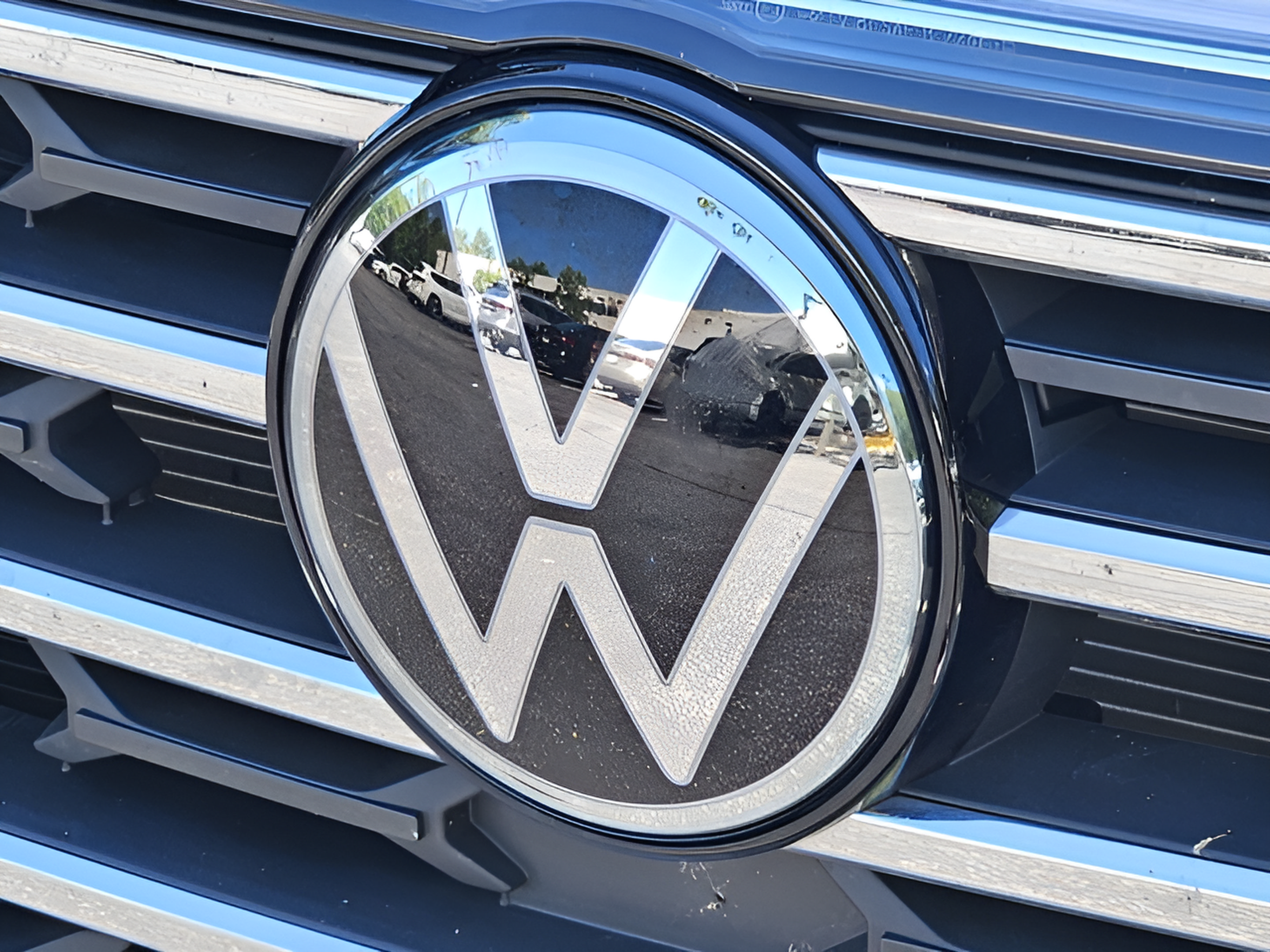 Used 2024 Volkswagen Atlas SE w/ Panoramic Sunroof Package FWD image 12