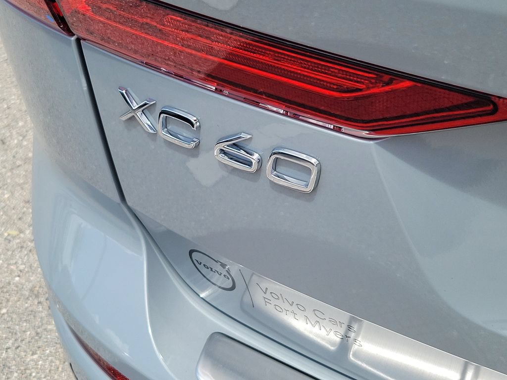 Used 2025 Volvo XC60 T8 Plus w/ Protection Package Premier AWD/4WD image 10