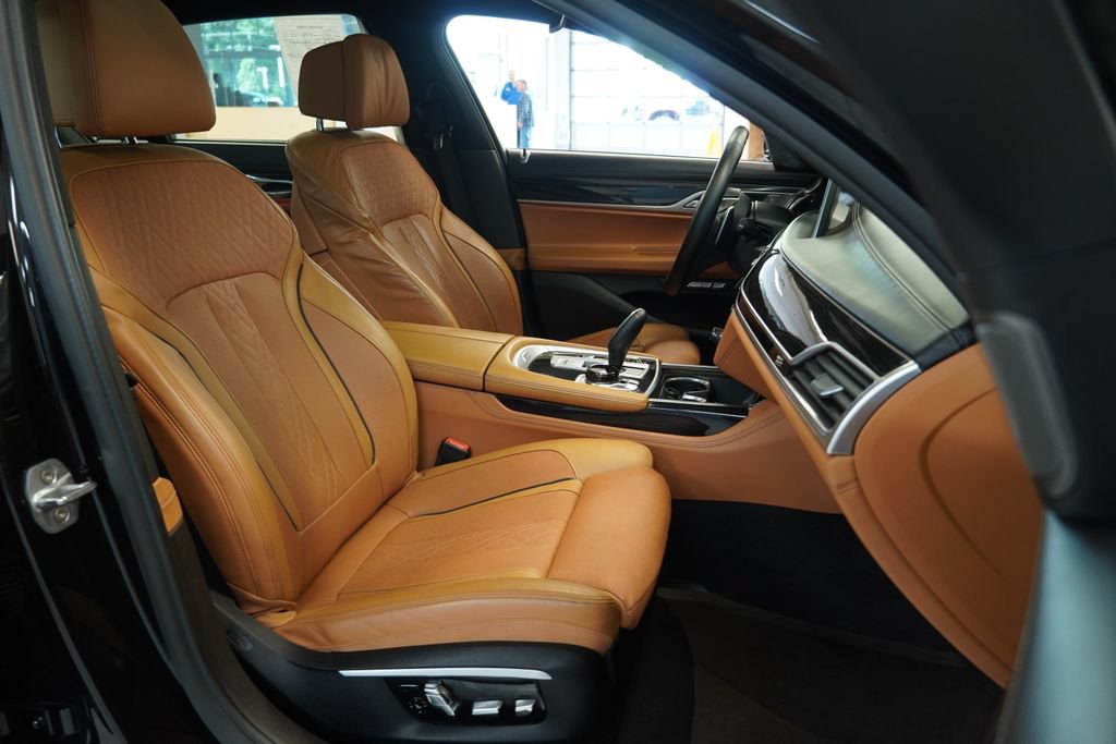 Used 2017 BMW 740i xDrive AWD/4WD image 34