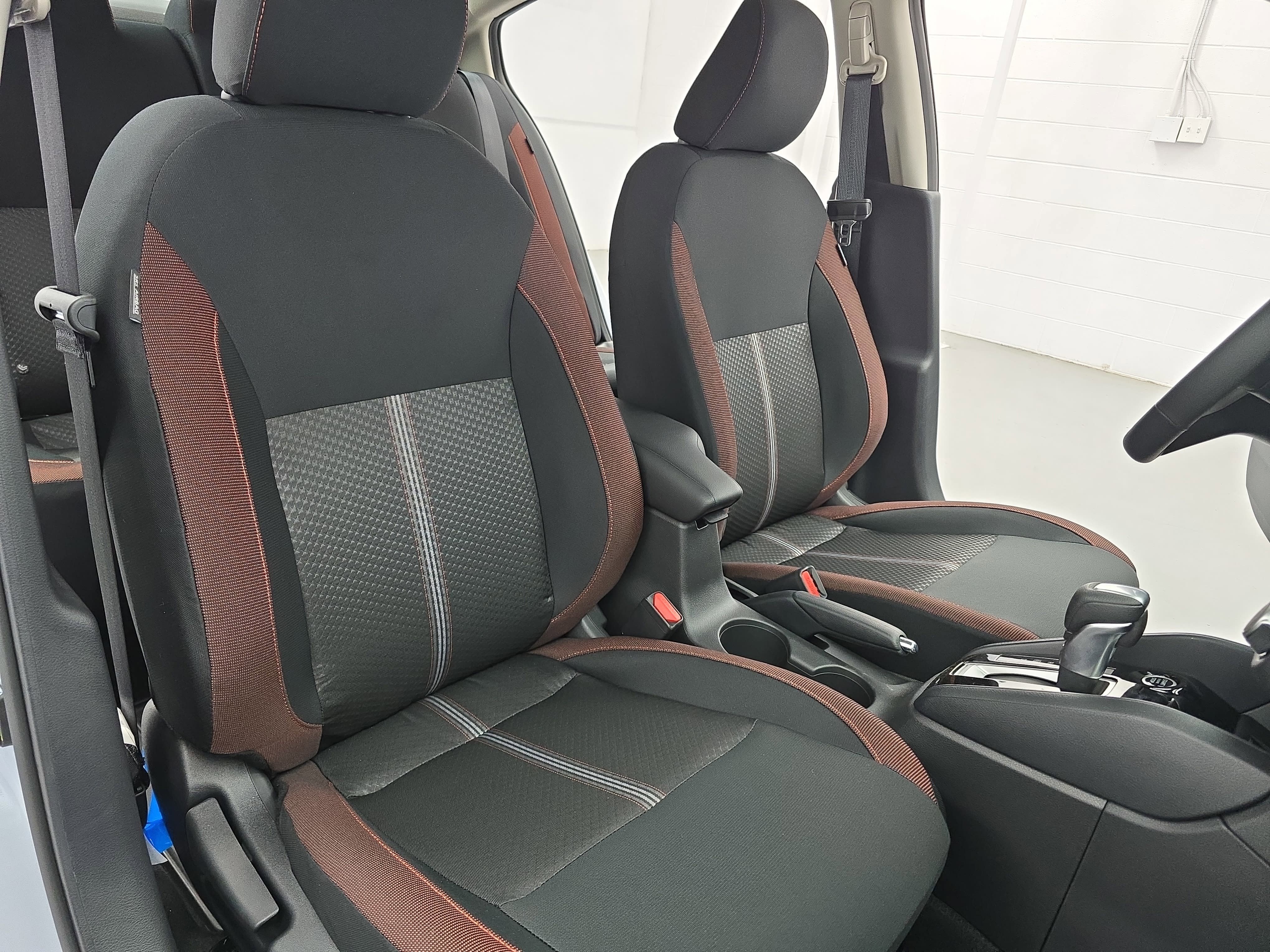 New 2025 Nissan Versa SR w/ Trunk Package FWD image 10
