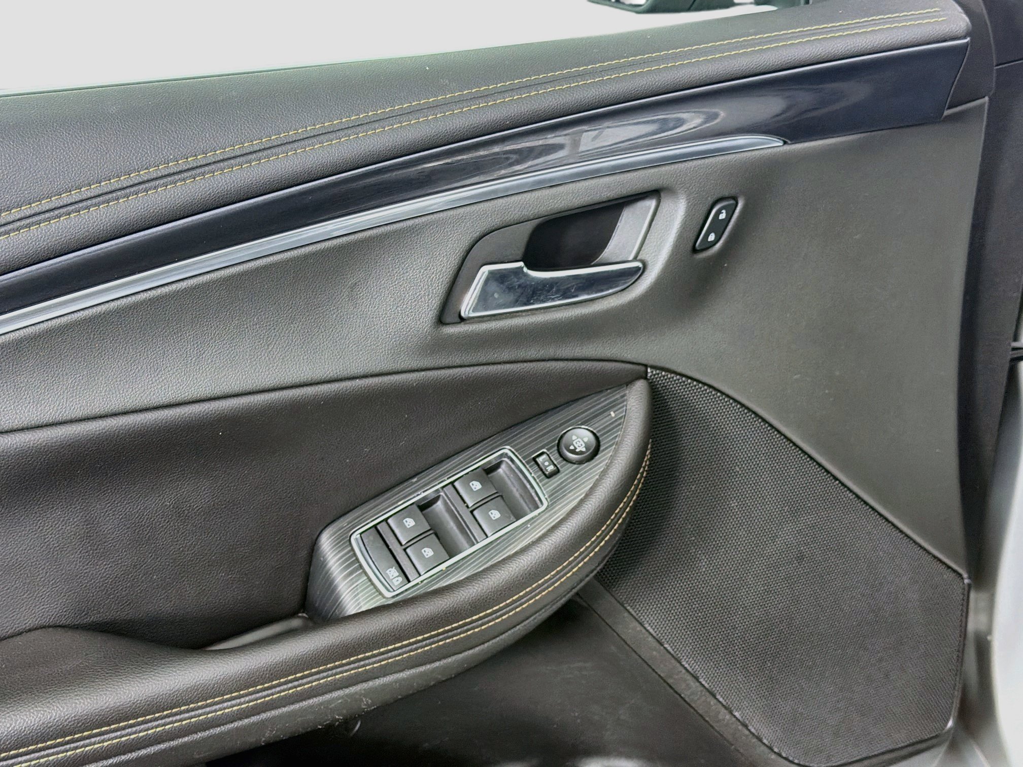 Used 2019 Chevrolet Impala LT FWD image 15