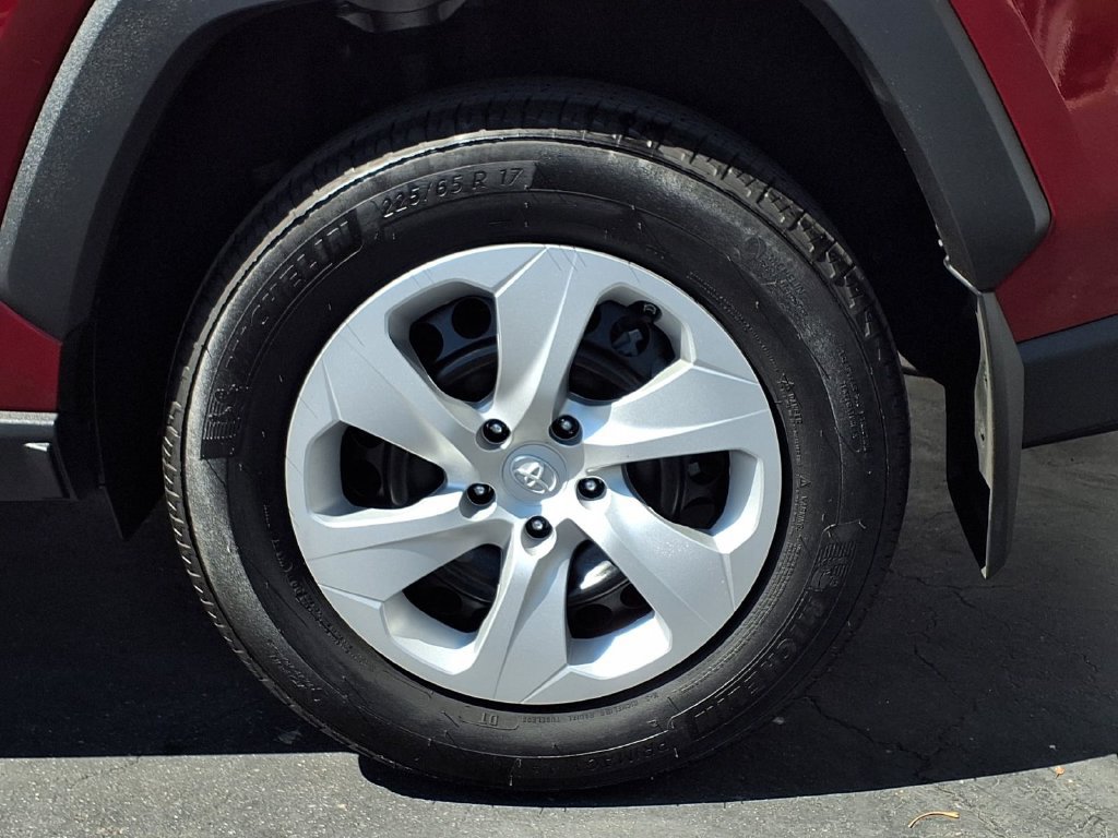 Certified 2025 Toyota RAV4 LE FWD image 6