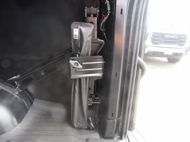 Used 2025 GMC Savana 3500 Extended w/ Driver Convenience Package RWD image 20