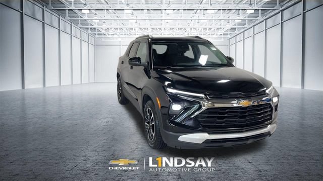 Used 2025 Chevrolet TrailBlazer LT FWD image 4
