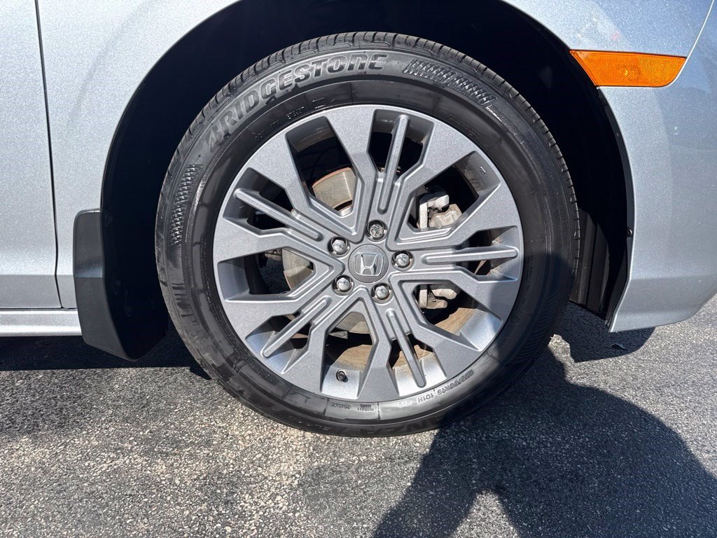 Certified 2026 Honda Odyssey Touring image 13