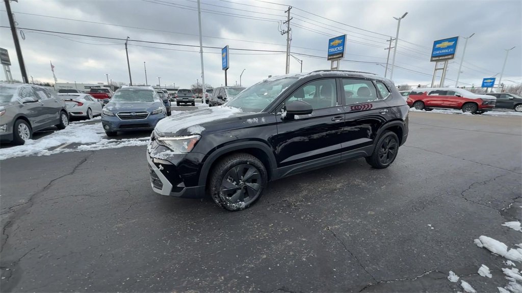 Used 2025 Volkswagen Taos S image 4