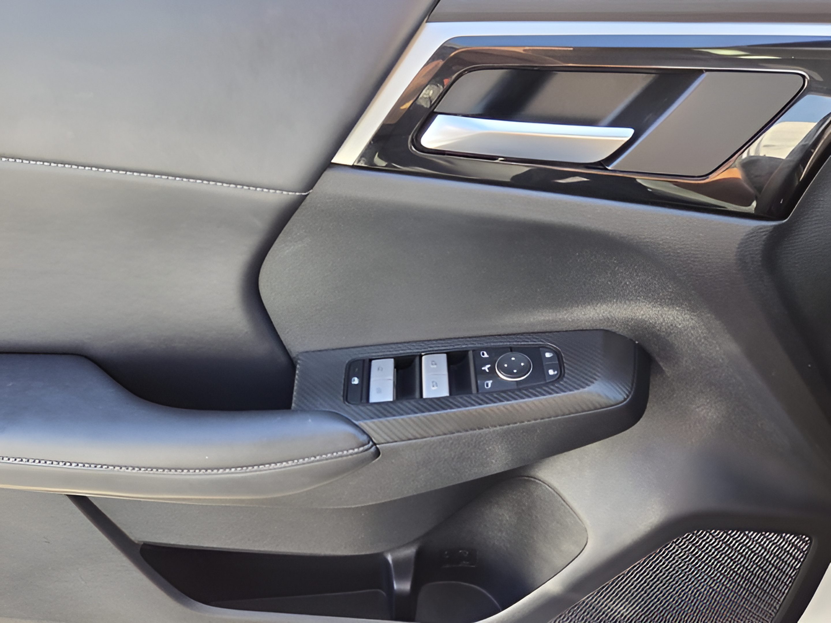 Used 2024 Mitsubishi Outlander SE FWD image 28