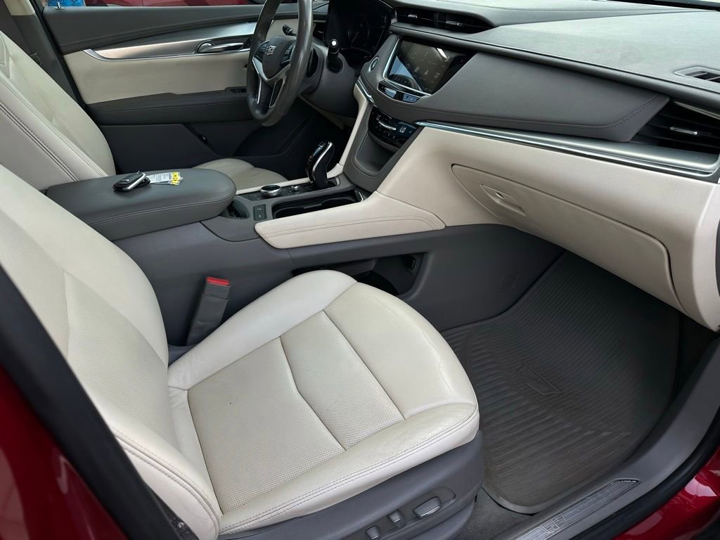 Used 2021 Cadillac XT5 Premium Luxury FWD image 17
