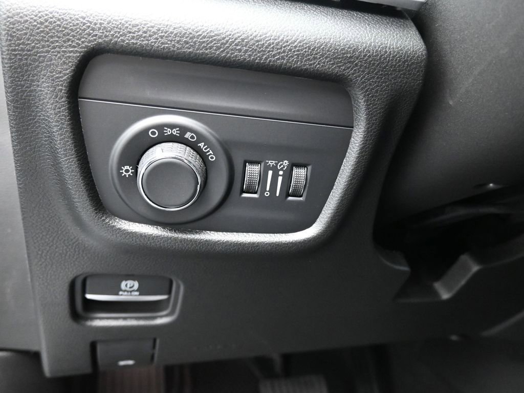 New 2025 Jeep Grand Cherokee L Altitude image 26