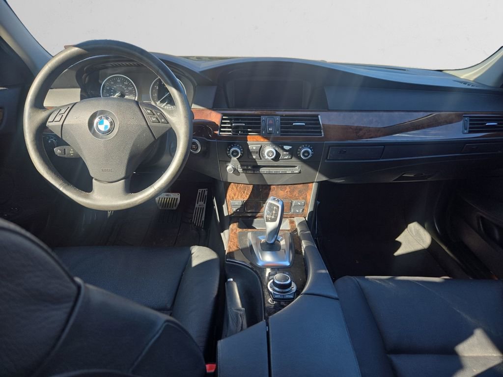 Used 2010 BMW 535i xDrive Sedan image 11