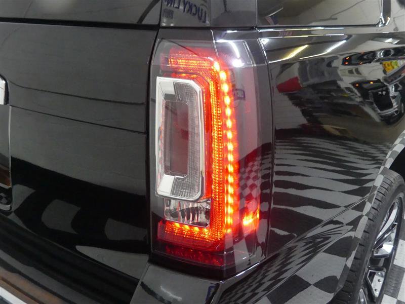 Used 2019 GMC Yukon Denali w/ Denali Ultimate Package AWD/4WD image 13