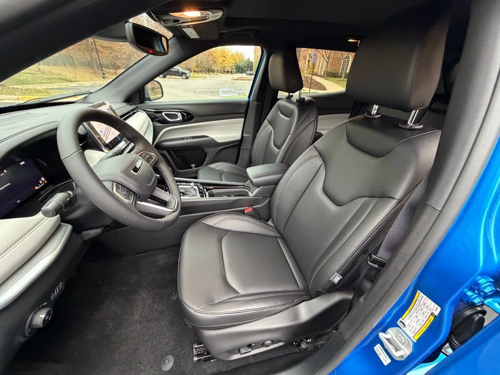 New 2026 Jeep Compass Limited w/ Sun, Sound & Navigation Group AWD/4WD image 15