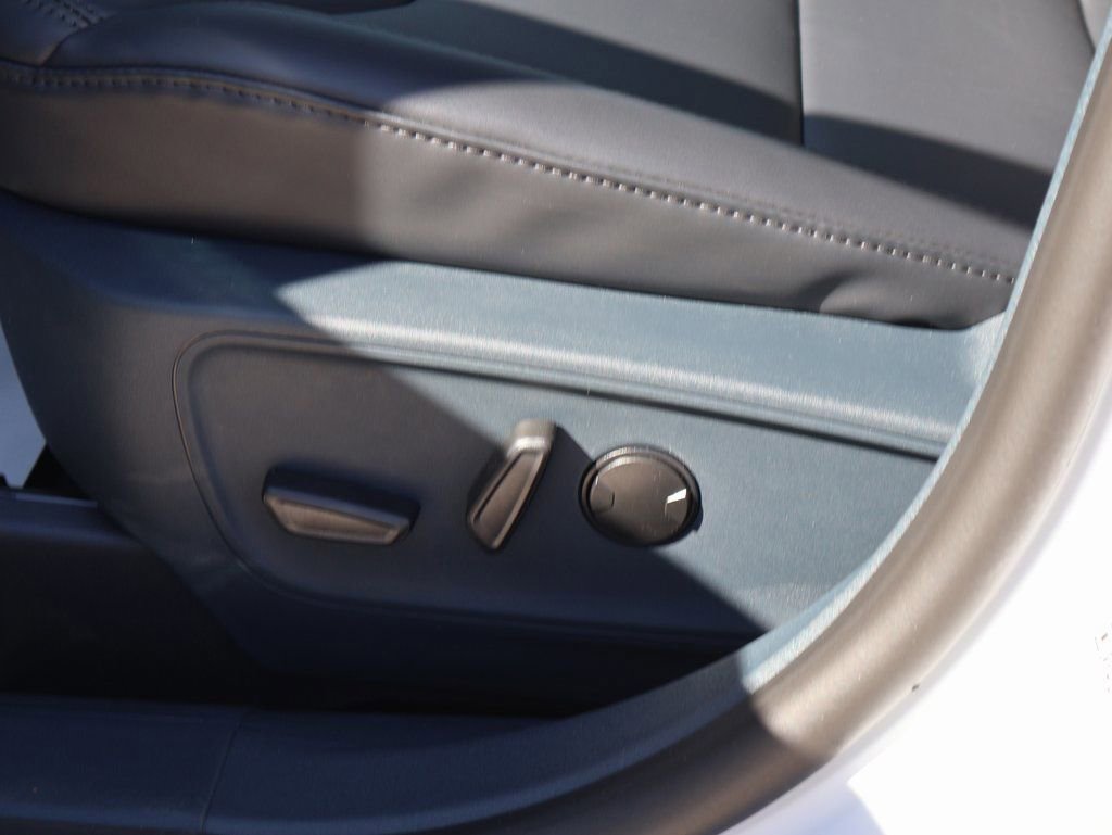 New 2026 Ford Maverick Lariat w/ Black Appearance Package image 24