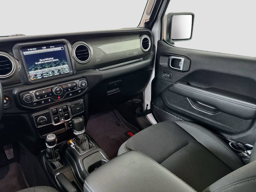 Used 2023 Jeep Wrangler Unlimited Sahara w/ Cold Weather Group AWD/4WD image 25