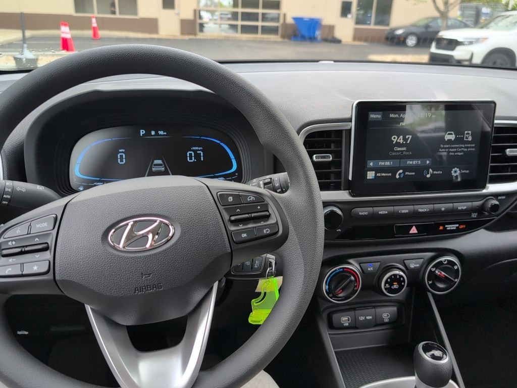 New 2026 Hyundai Venue SE FWD image 12