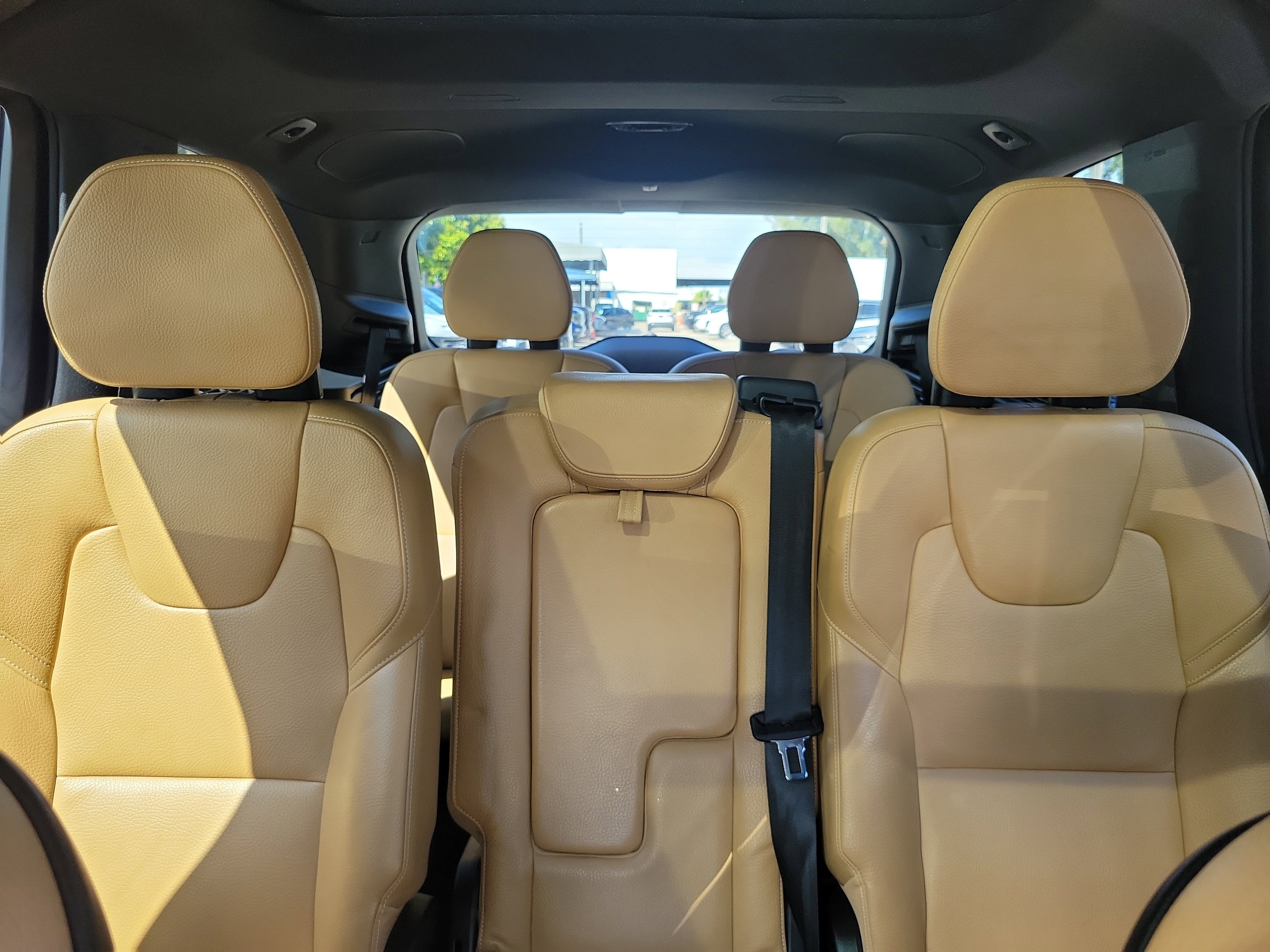 Used 2016 Volvo XC90 T6 Momentum w/ Momentum Plus Package image 15