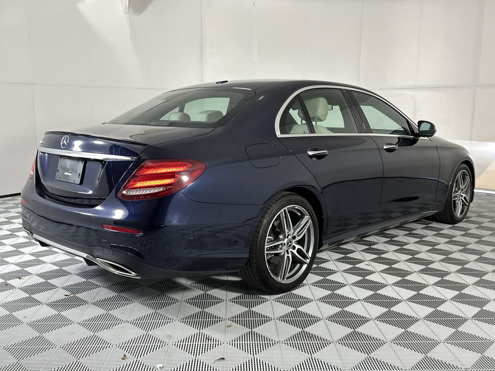 Used 2020 Mercedes-Benz E 350 Sedan image 8