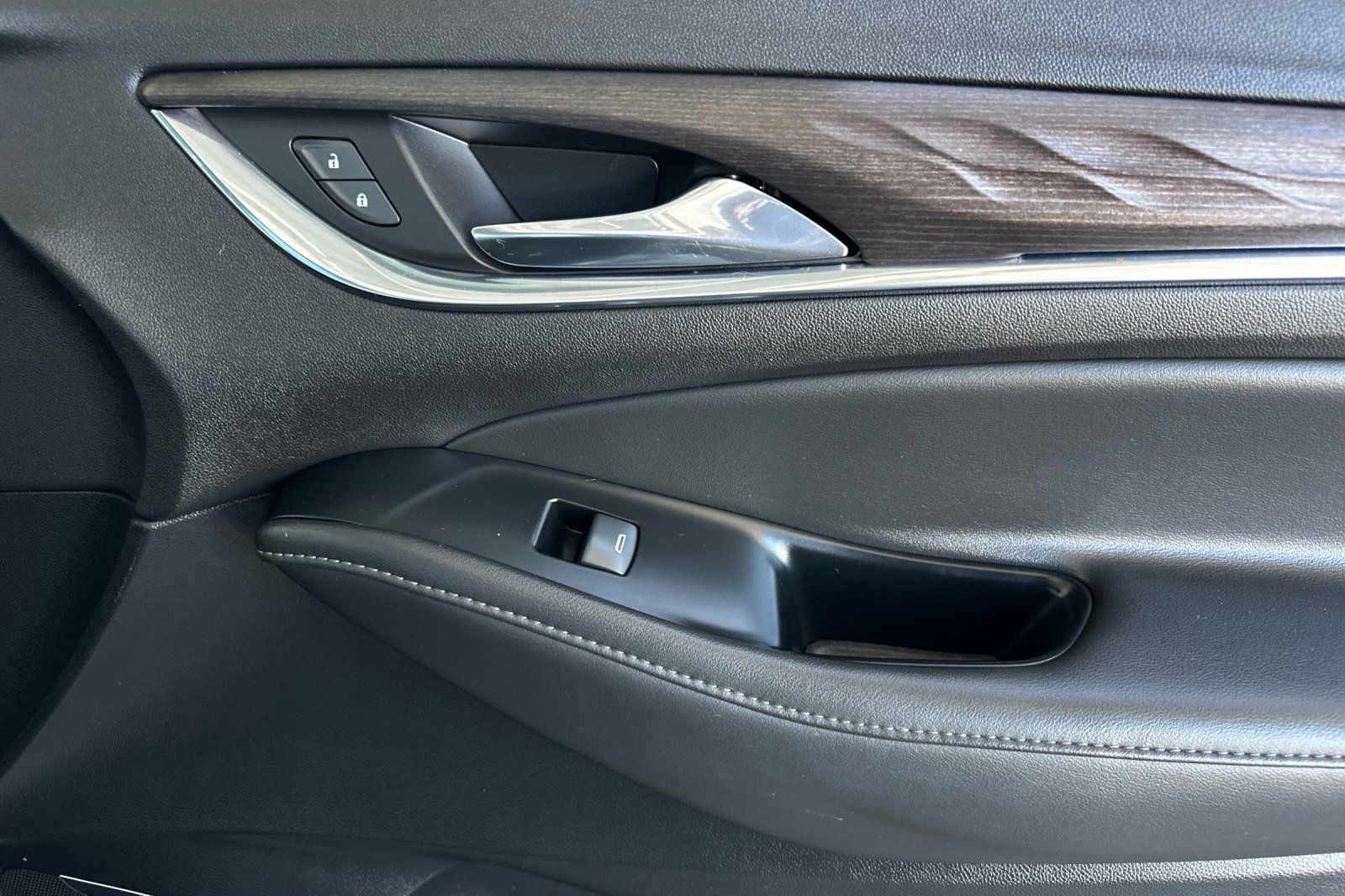 Certified 2023 Buick Enclave Avenir w/ Avenir Technology Package image 23