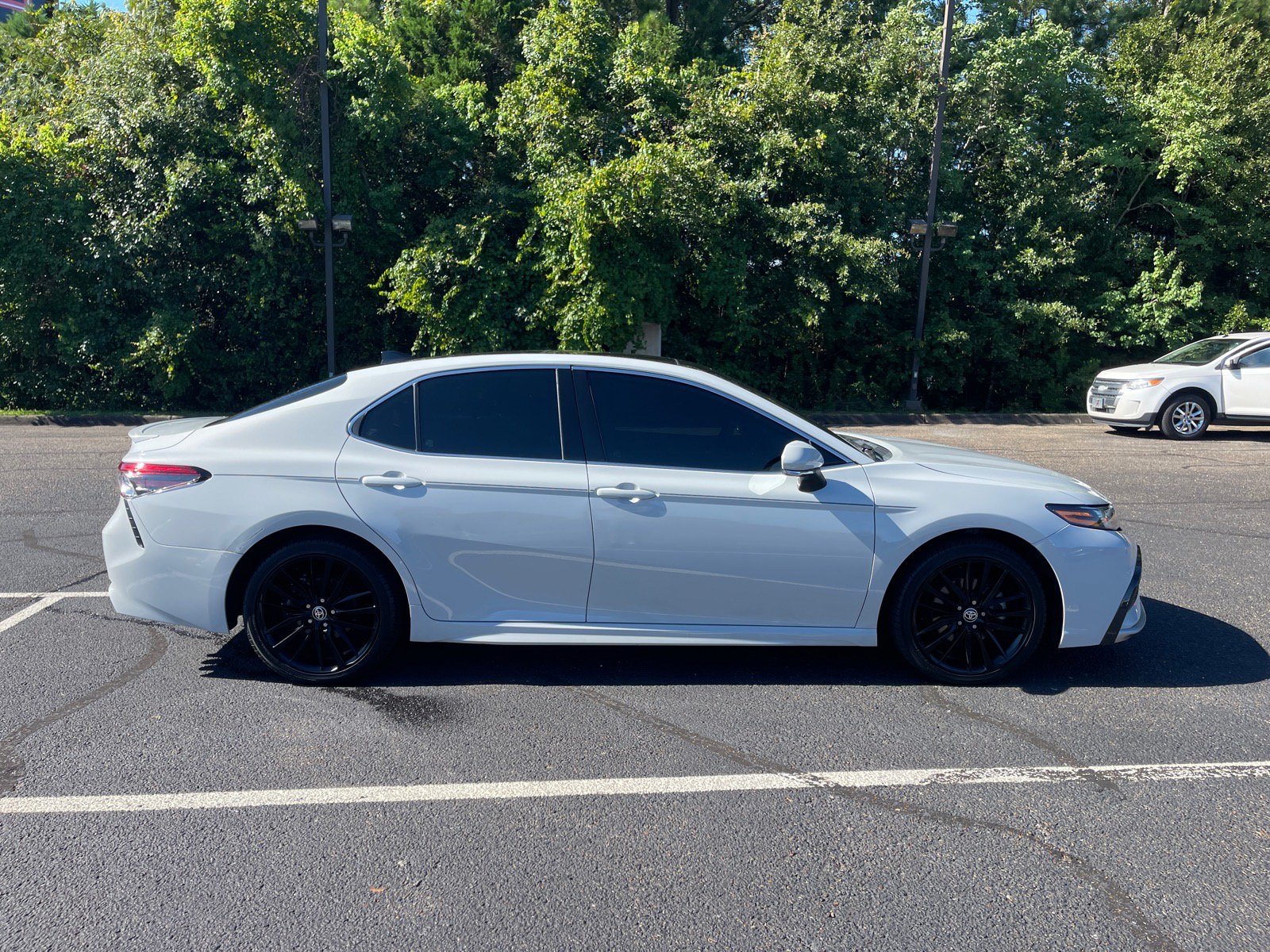 Used 2022 Toyota Camry XSE FWD image 21