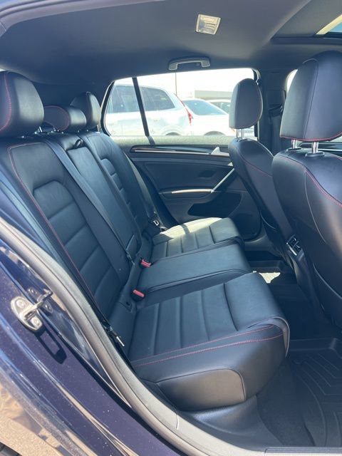 Used 2017 Volkswagen Golf 4-Door FWD image 28