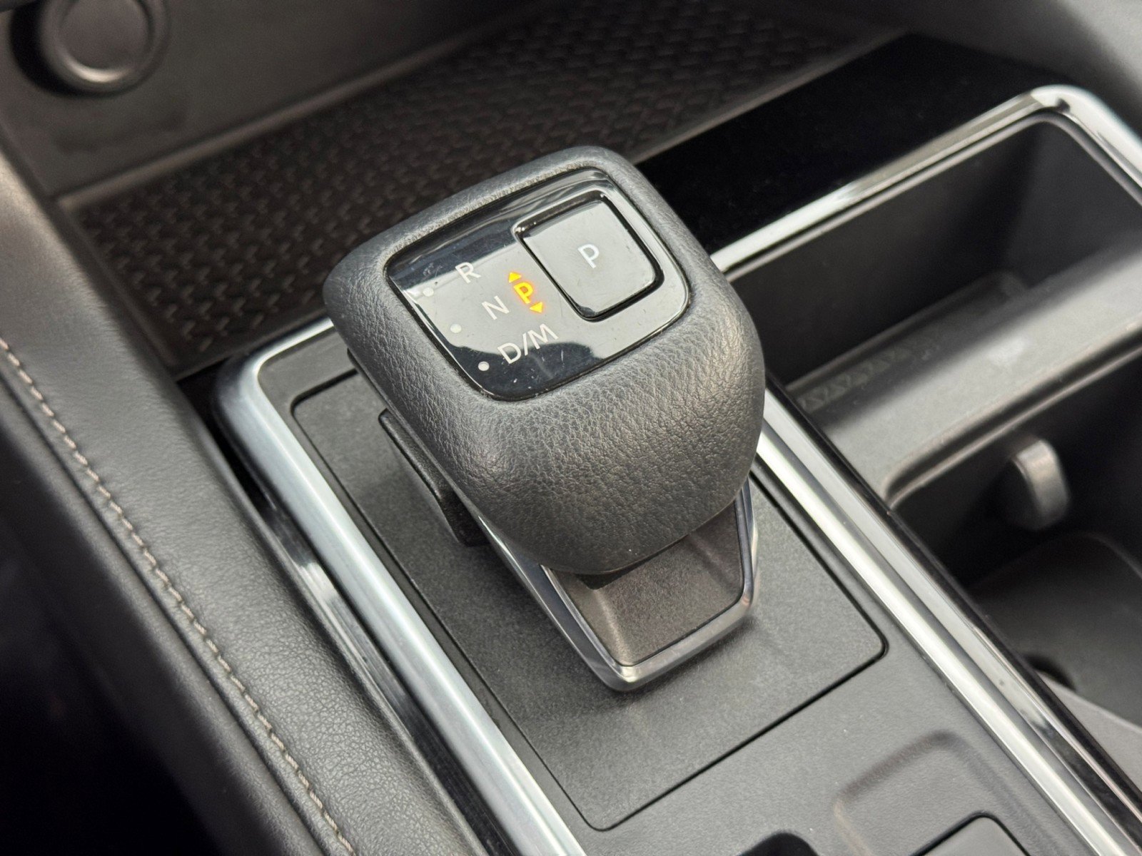 Used 2022 Nissan Pathfinder SL w/ Lighting Package (N92) image 29