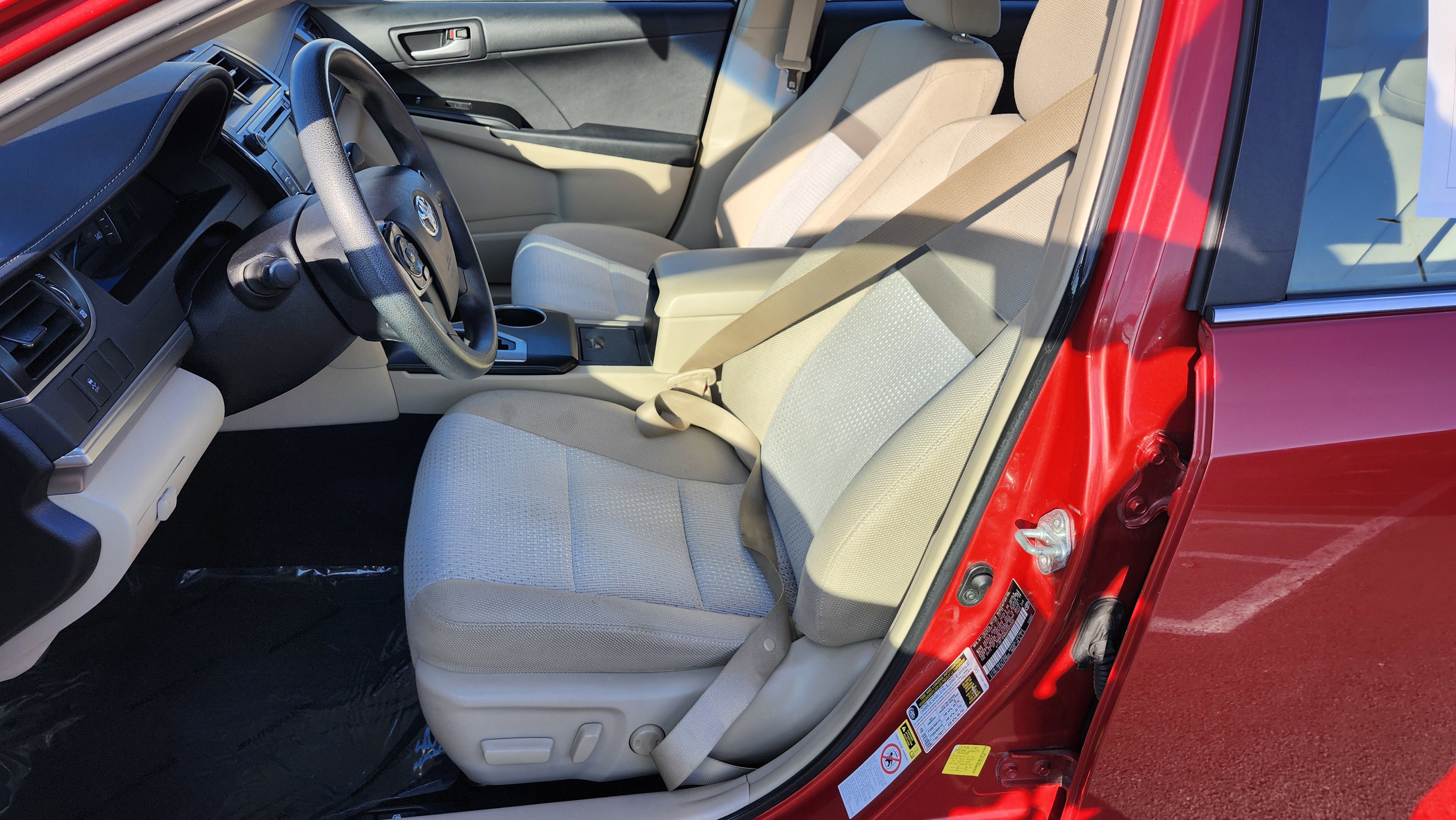 Used 2012 Toyota Camry LE image 21