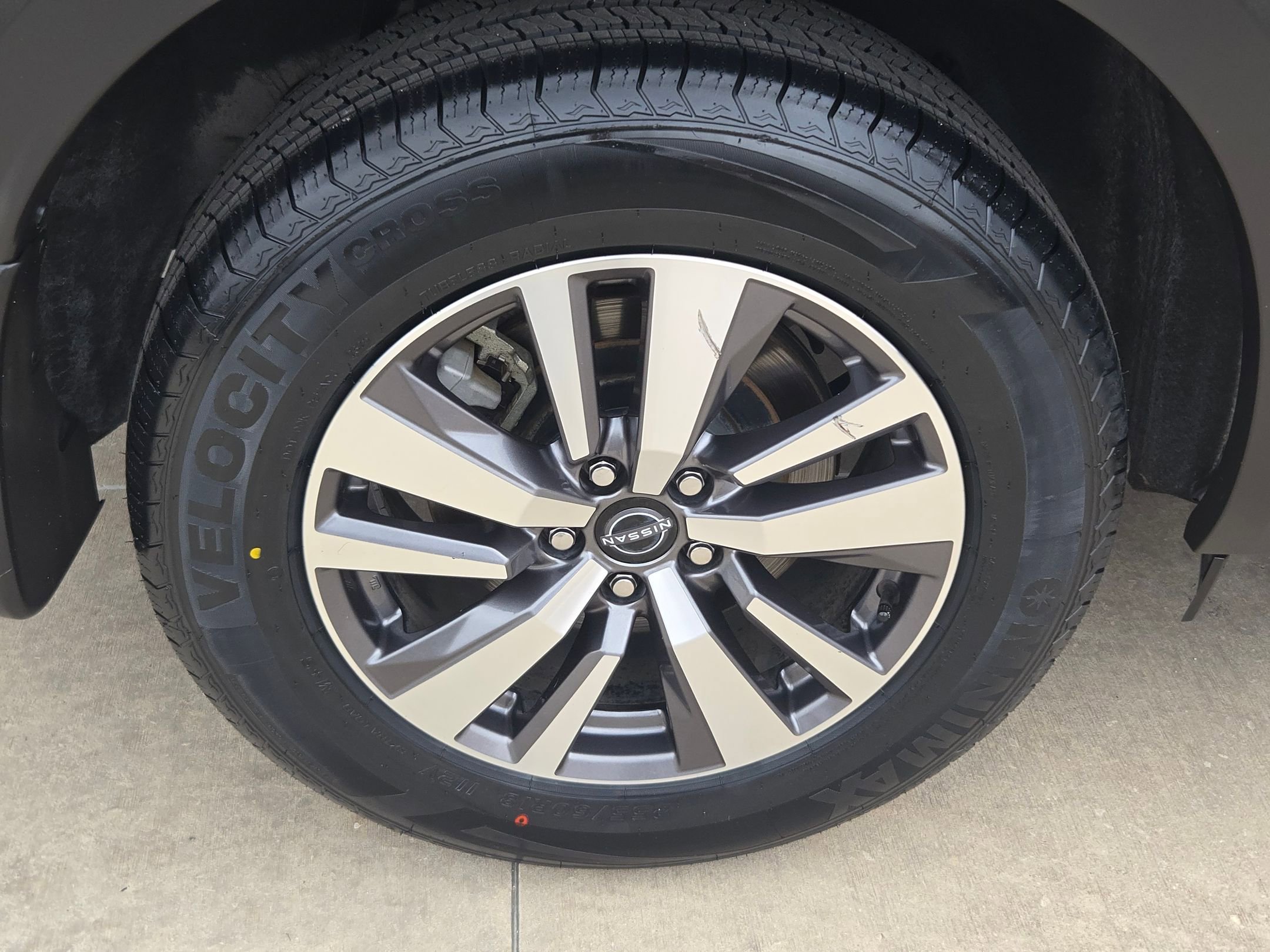 Certified 2023 Nissan Pathfinder SL w/ Black Appearance Package image 32