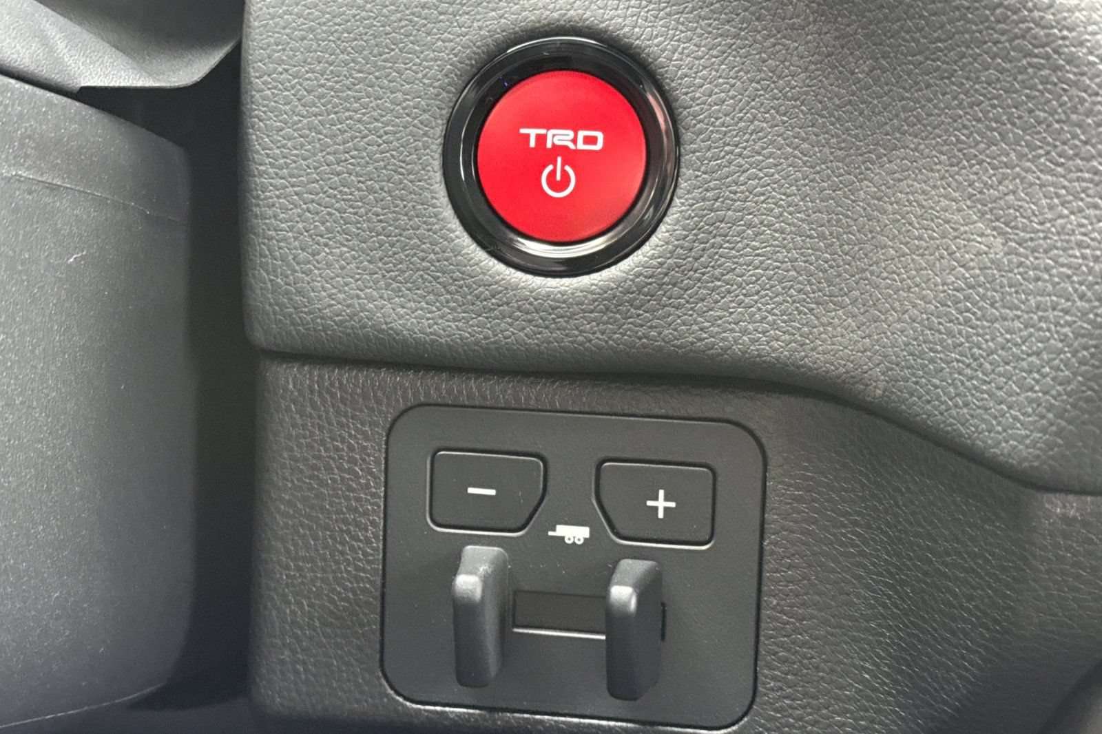 New 2025 Toyota Tundra Limited AWD/4WD image 21