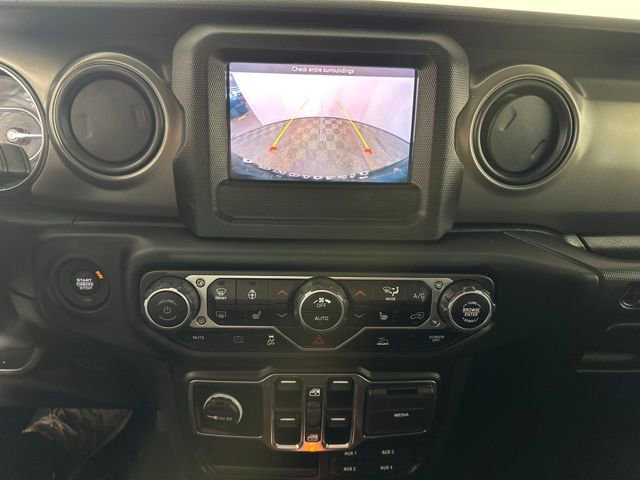 Used 2023 Jeep Wrangler Unlimited w/ Cold Weather Group image 22