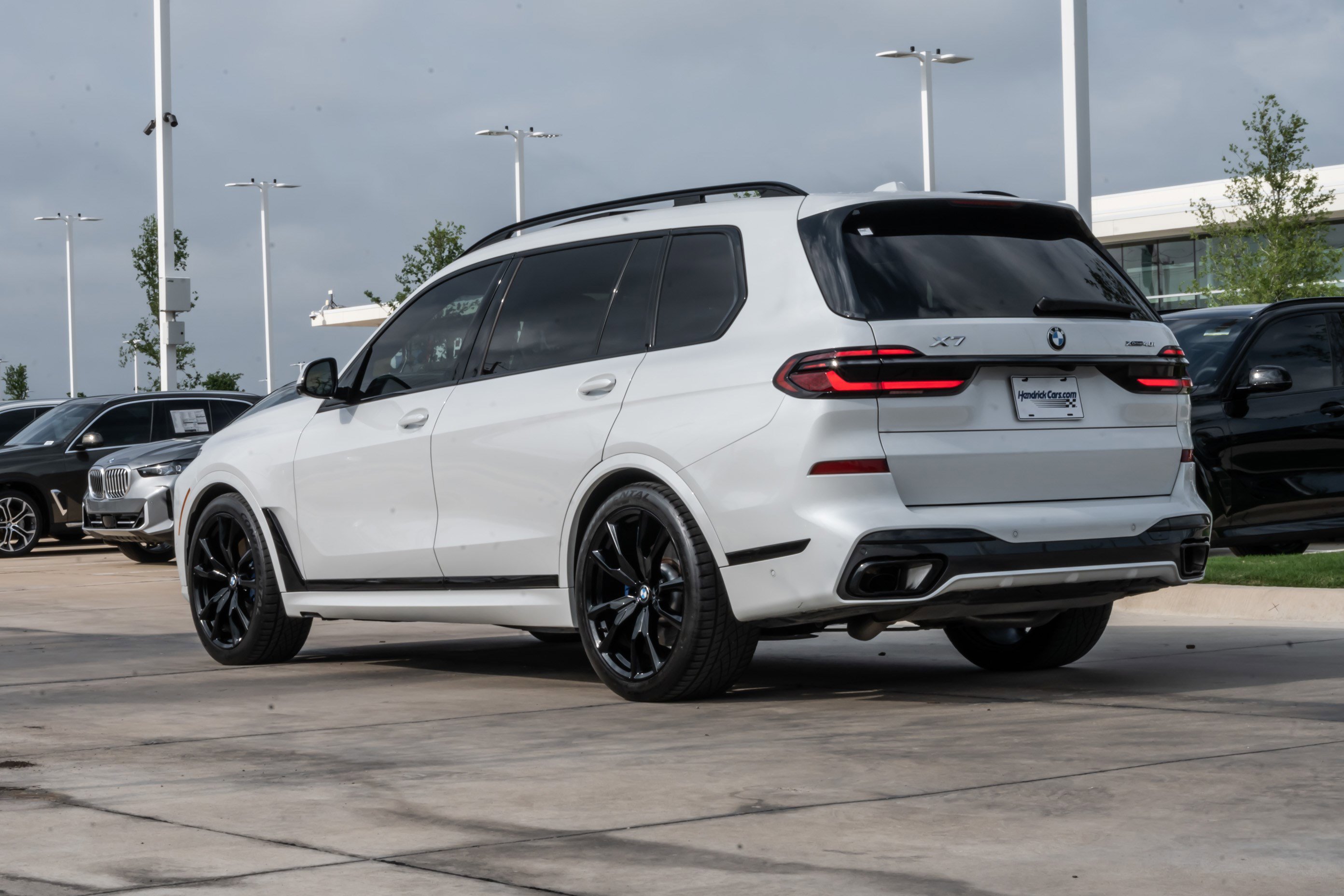 Used 2025 BMW X7 xDrive40i w/ Executive Package image 7