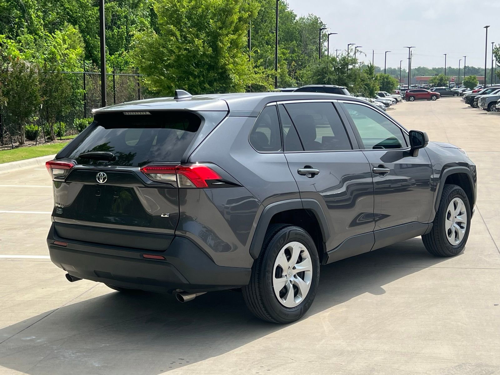 Used 2022 Toyota RAV4 LE FWD image 12