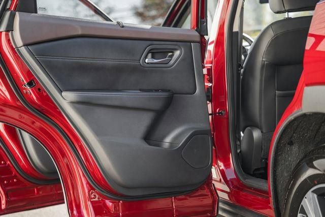 Used 2022 Nissan Rogue SV w/ SV Premium Package image 33