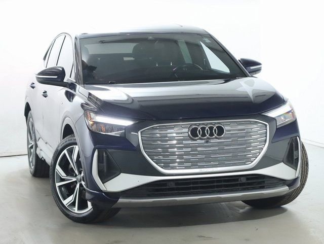 Used 2024 Audi Q4 e-tron Premium w/ Convenience Package image 2