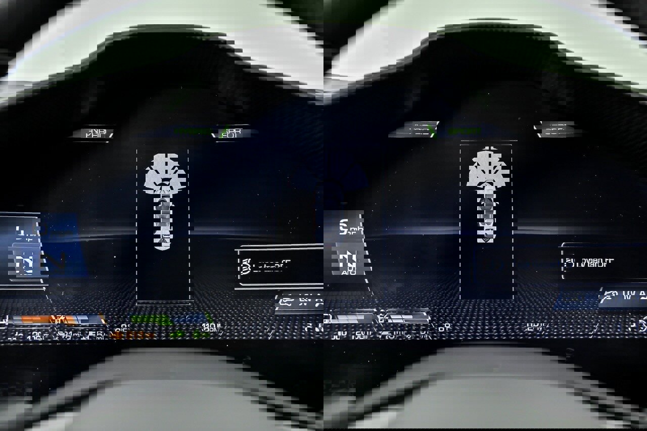 Used 2022 Ferrari SF90 Spider image 36