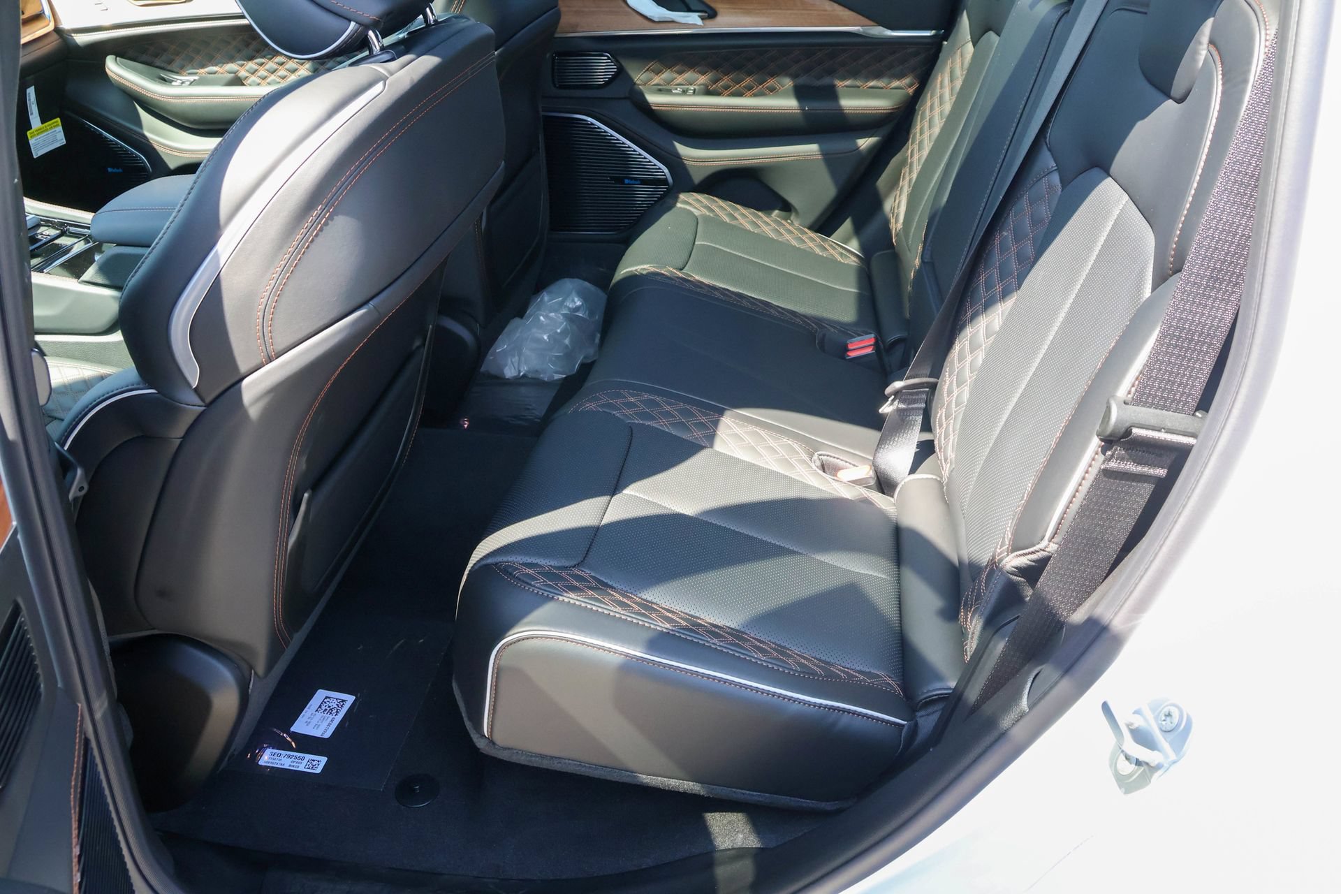 New 2026 Jeep Grand Cherokee Summit w/ Obsidian Package AWD/4WD image 15