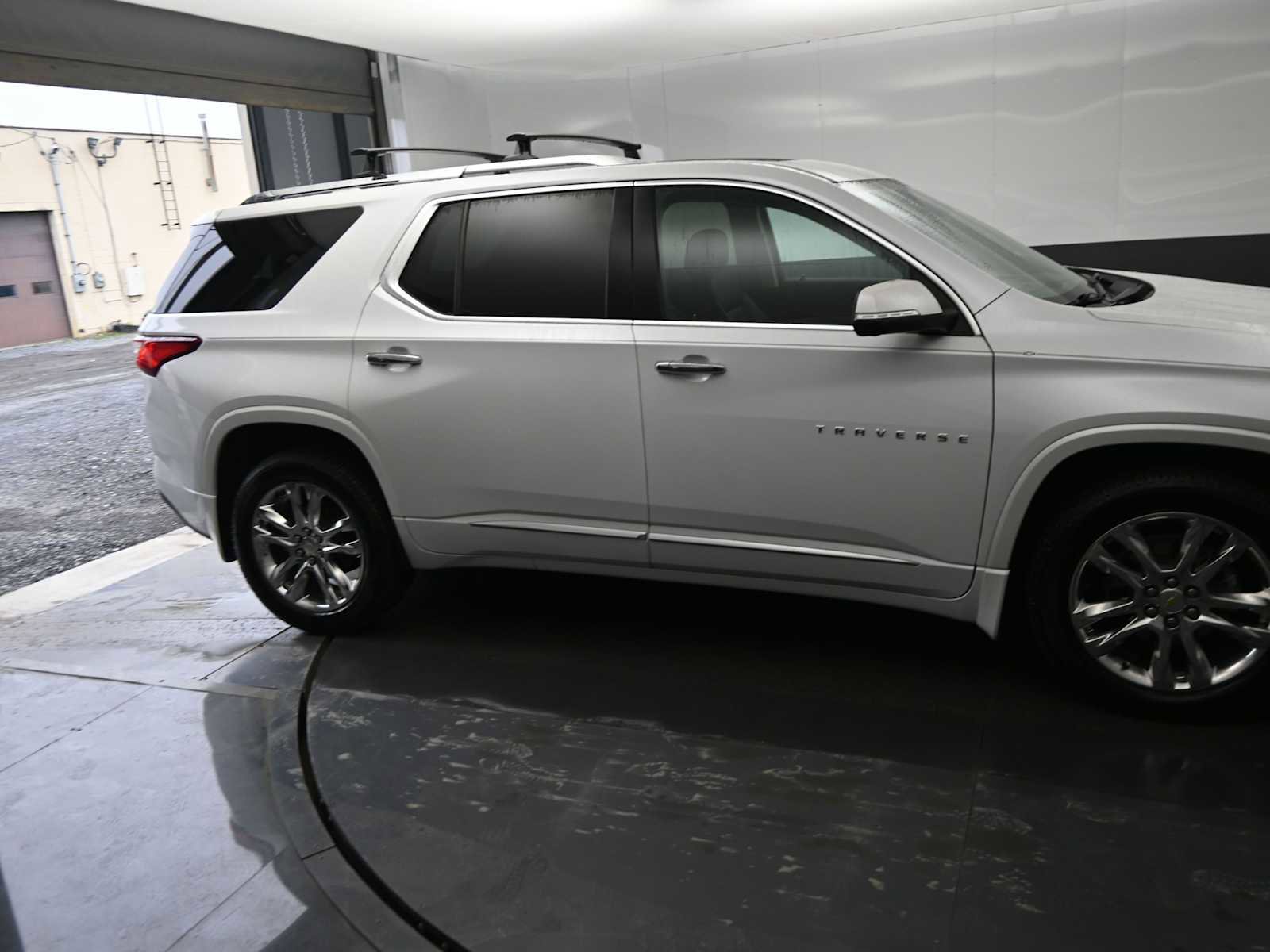 Used 2021 Chevrolet Traverse High Country AWD/4WD image 12