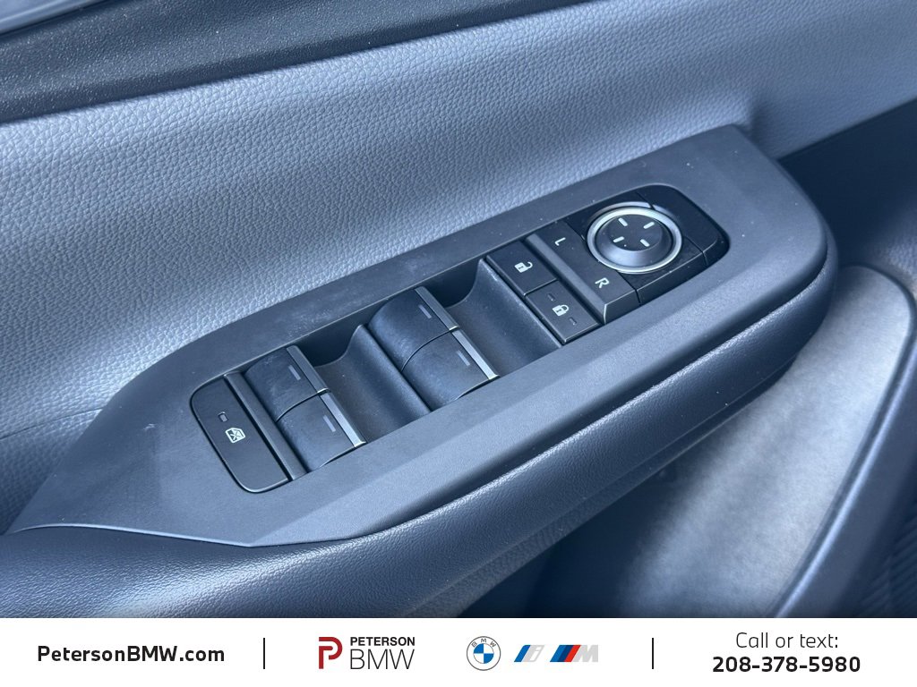 Used 2025 Toyota Prius Limited image 24