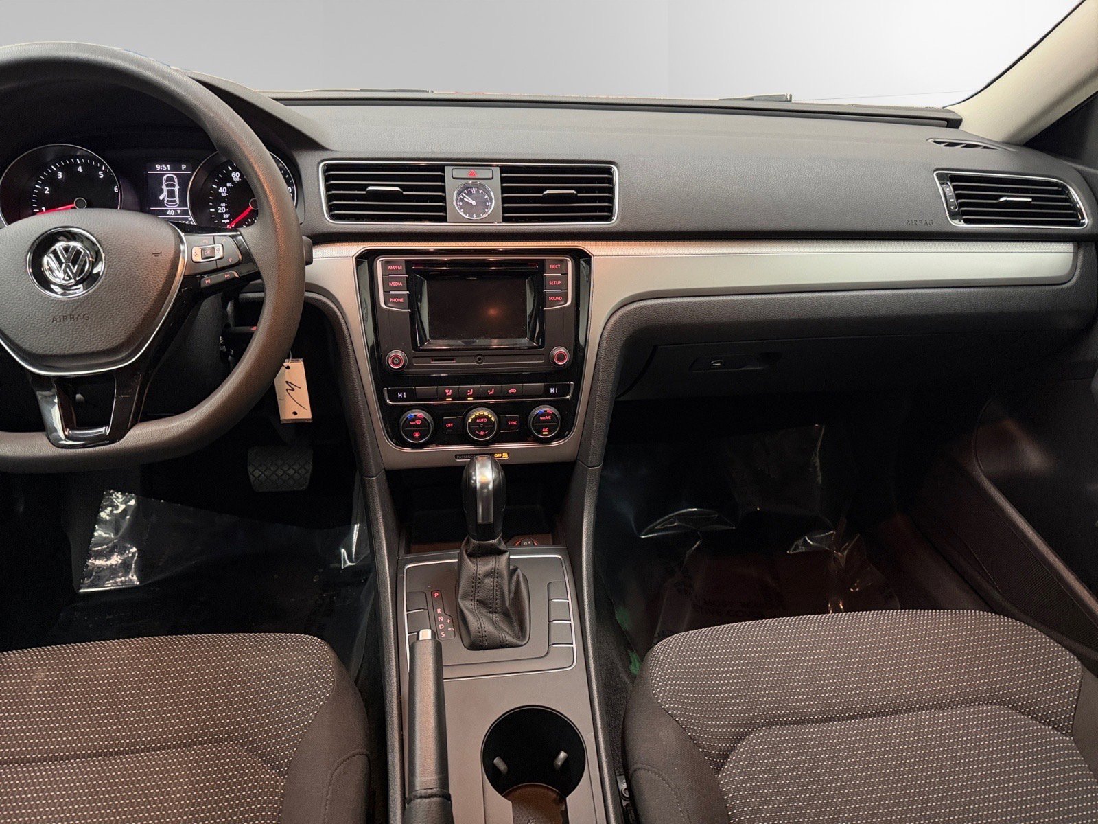 Used 2016 Volkswagen Passat 1.8T S image 11