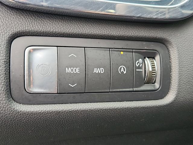 Used 2025 GMC Acadia Elevation image 27