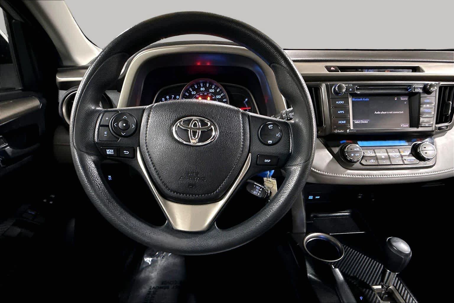 Used 2015 Toyota RAV4 XLE AWD/4WD image 6