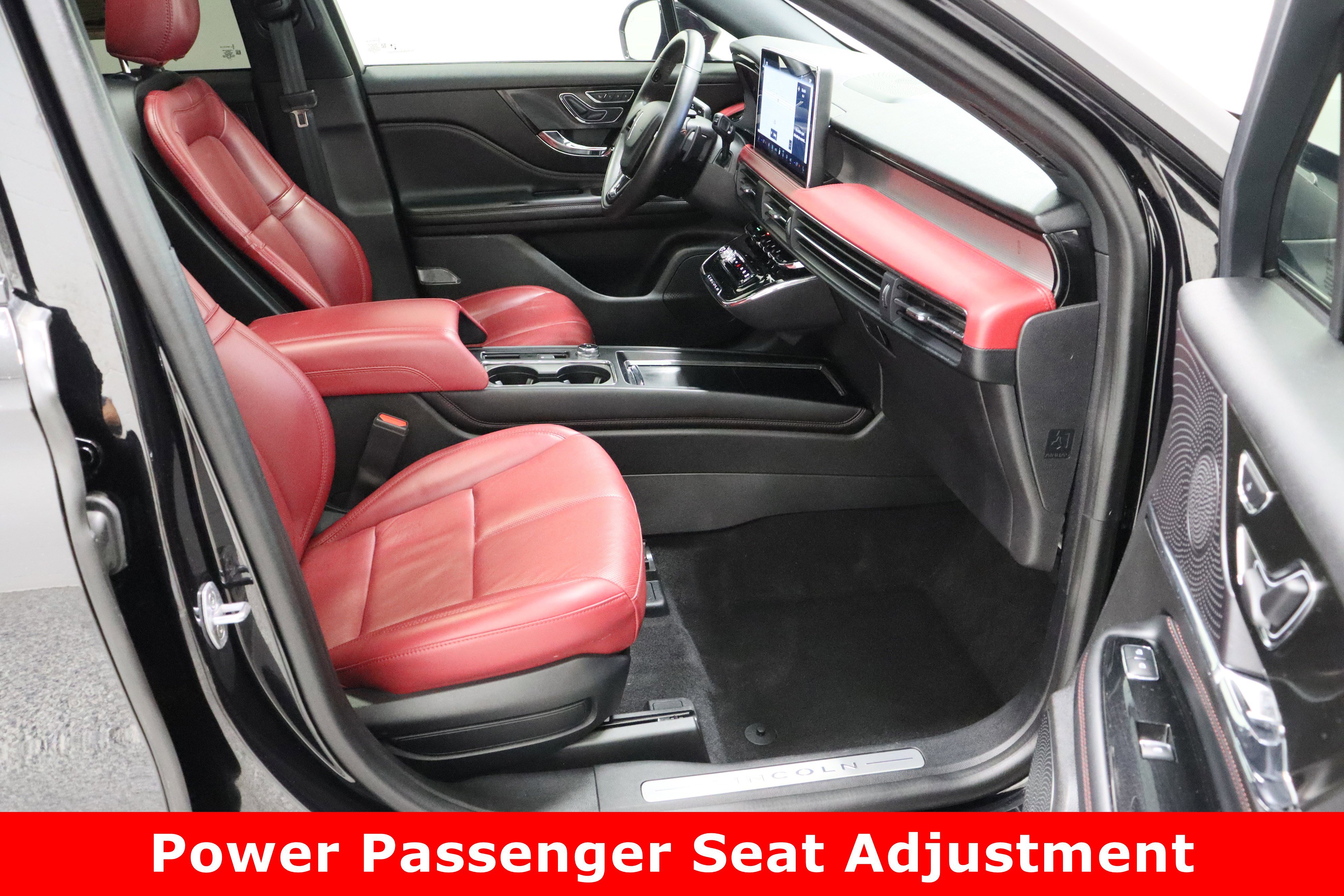 Used 2024 Lincoln Corsair Reserve w/ Equipment Group 201A image 41