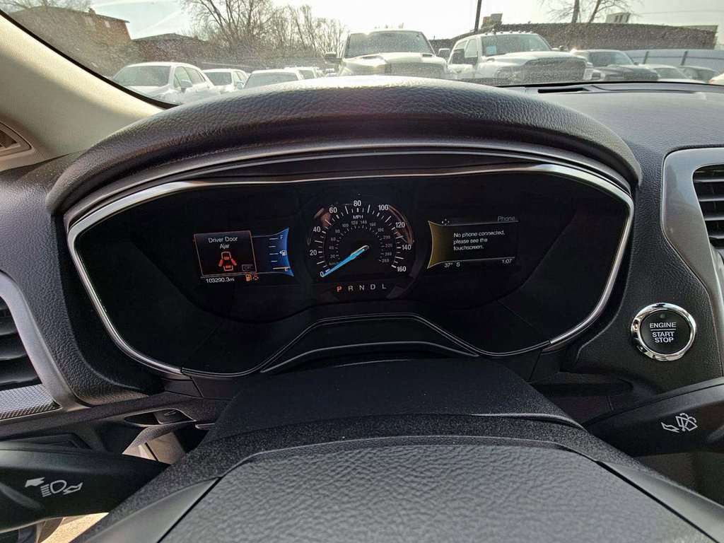 Used 2019 Ford Fusion SE image 3