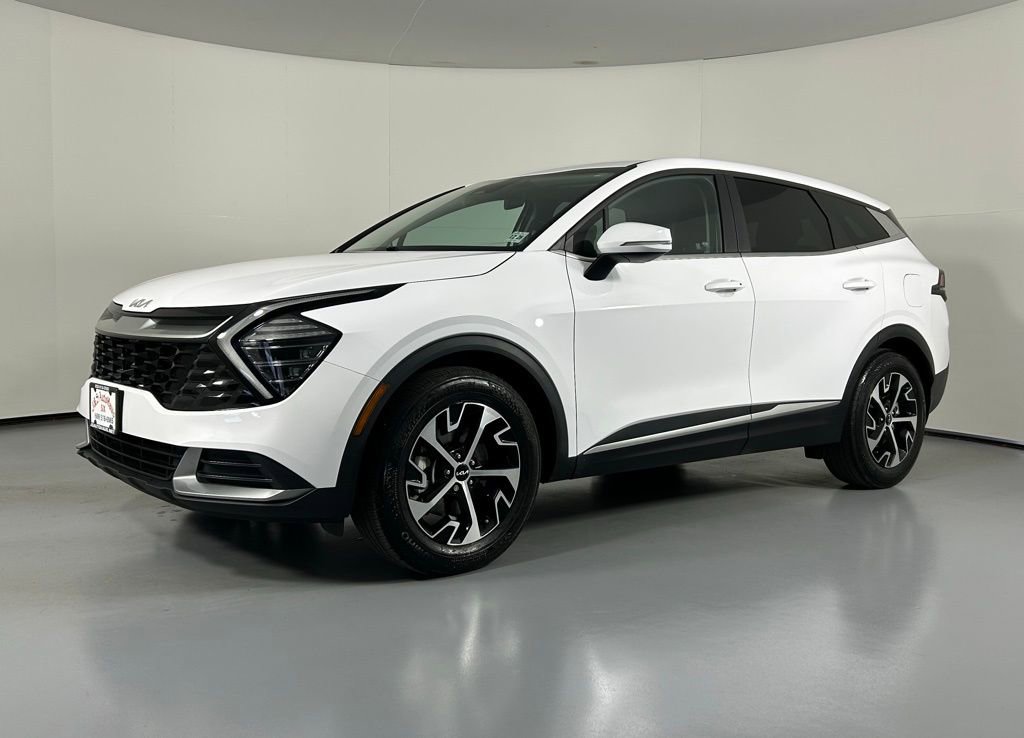 Used 2024 Kia Sportage EX image 3