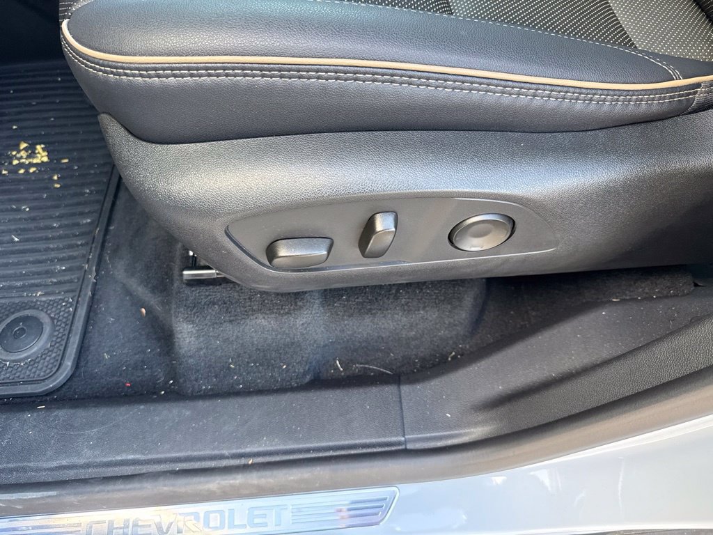 Used 2026 Chevrolet Traverse High Country FWD image 11