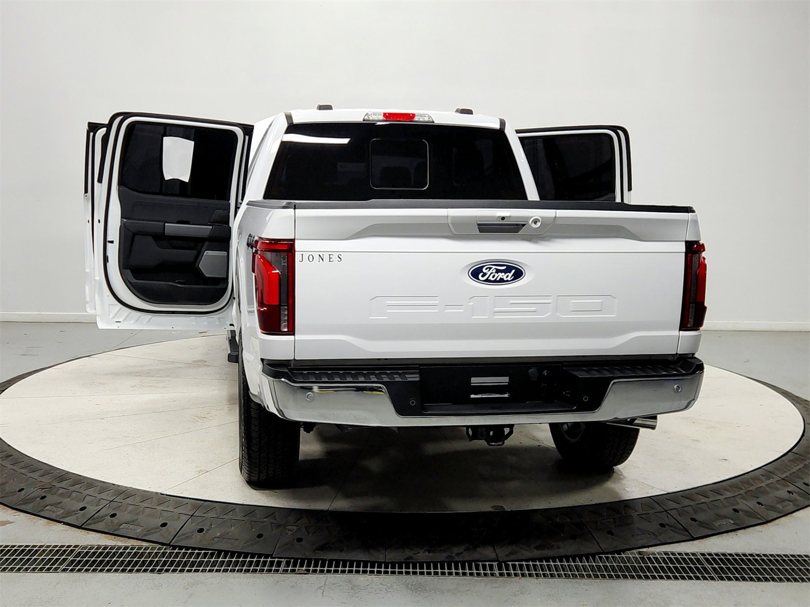 Used 2024 Ford F150 Lariat w/ Tow/Haul Package image 14