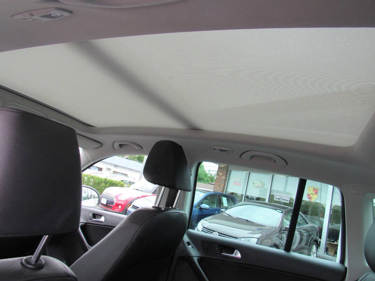 Used 2015 Volkswagen Tiguan SEL AWD/4WD image 23