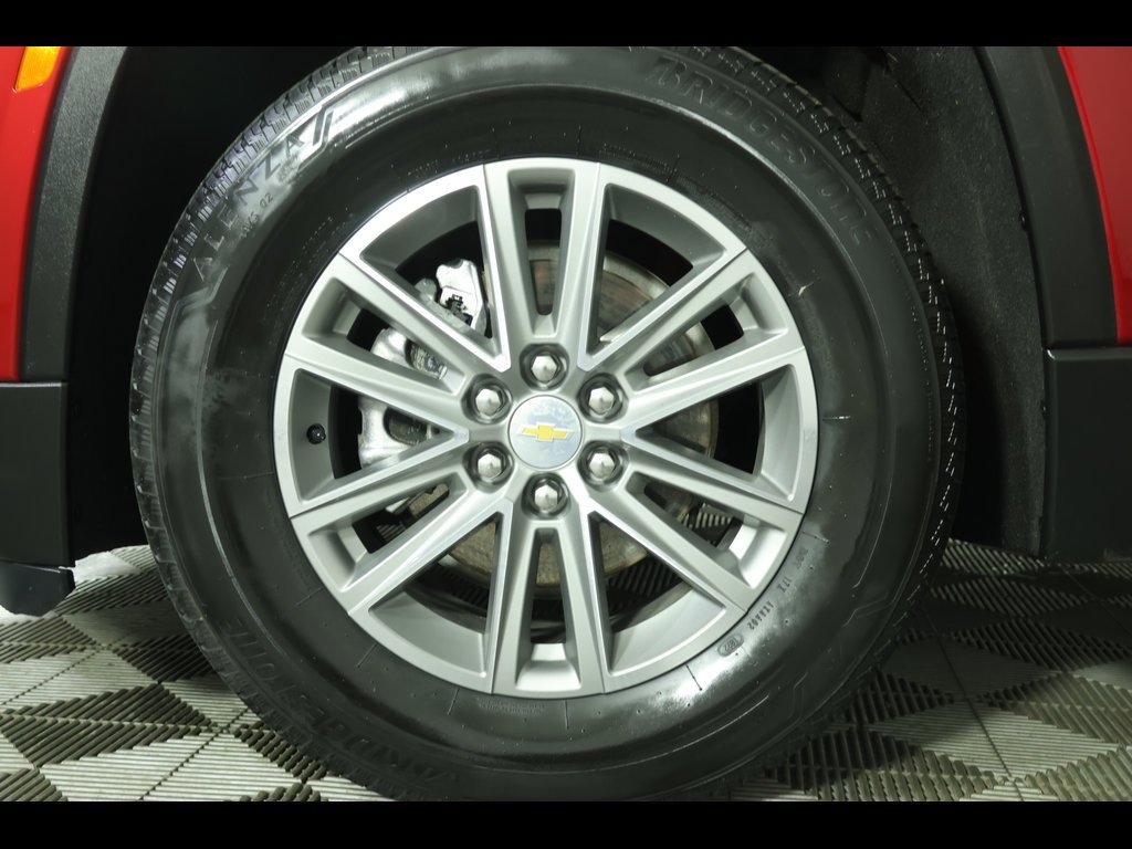 Used 2023 Chevrolet Traverse LT image 14