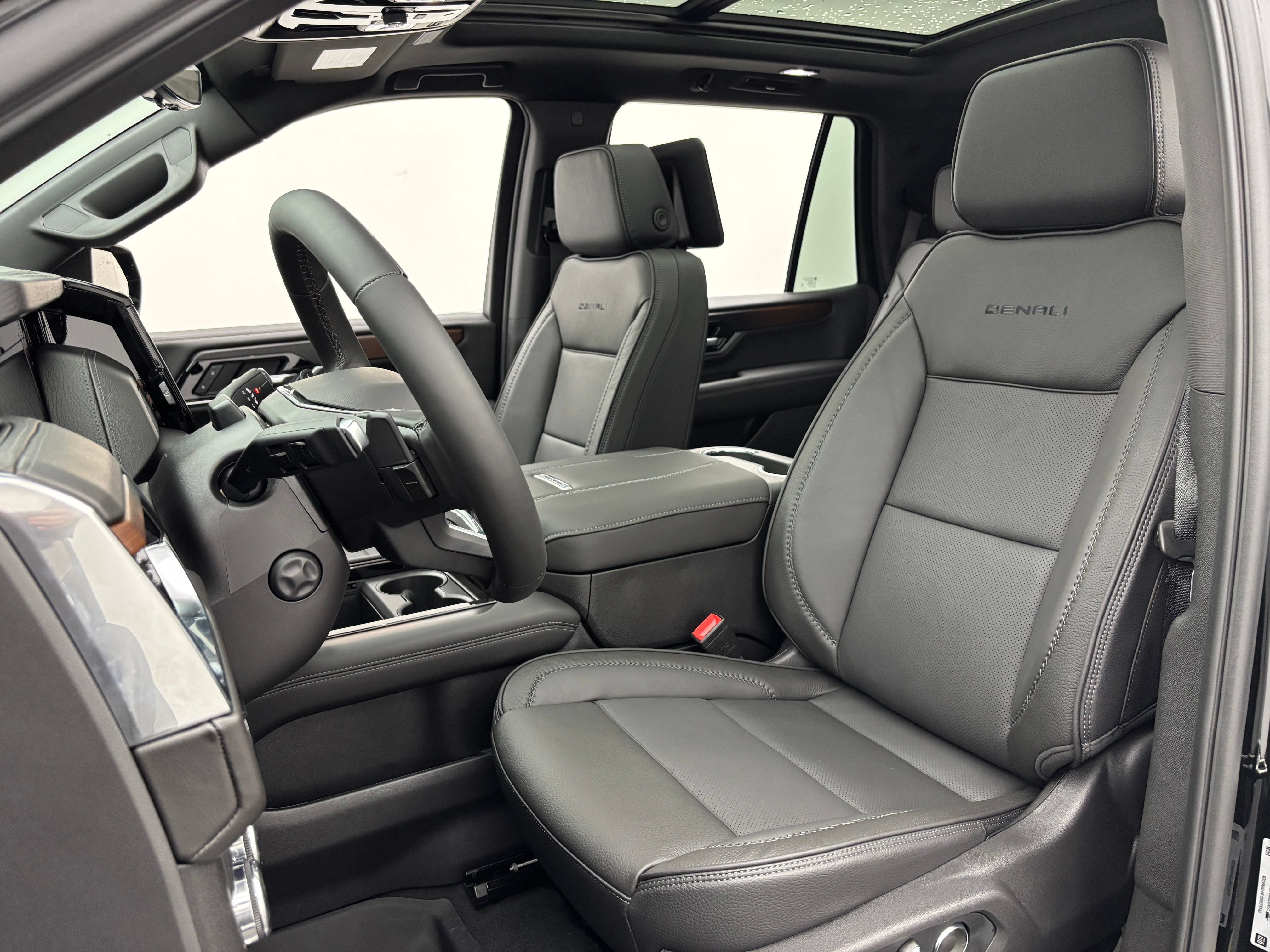 New 2026 GMC Yukon Denali w/ Denali Reserve Package AWD/4WD image 22