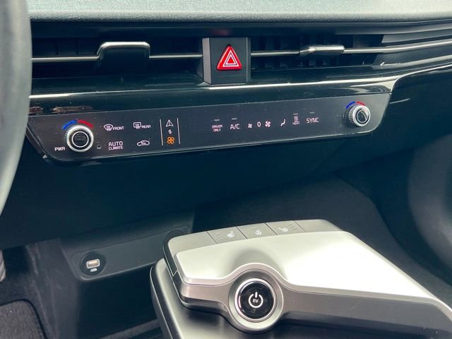 Certified 2024 Kia EV6 Light AWD/4WD image 22